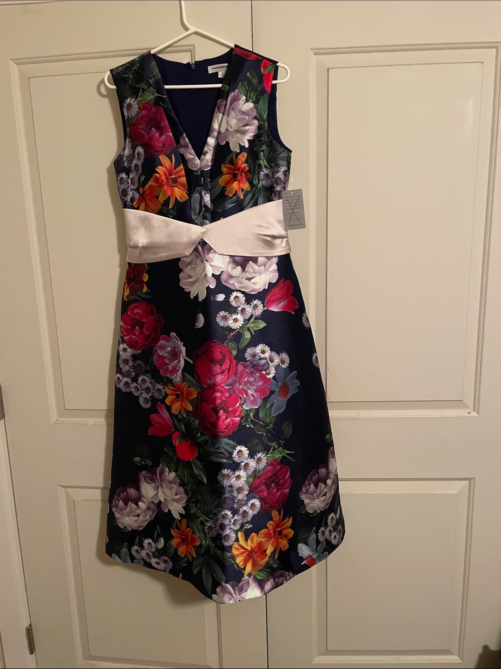 KAY UNGER Rain Sleeveless Gown Dress NEW Size 6 Midnight Peony Bouquet Floral